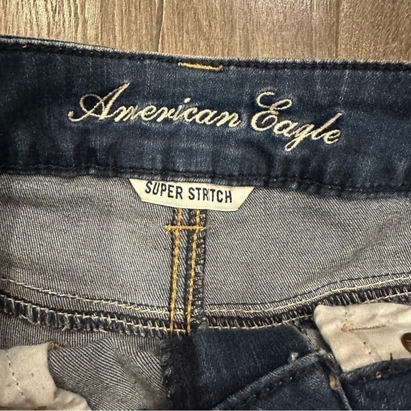 American Eagle Outfitter Women's Denim Jean Shorts Sz 4 Super Stretch EUC - Picture 3 of 9